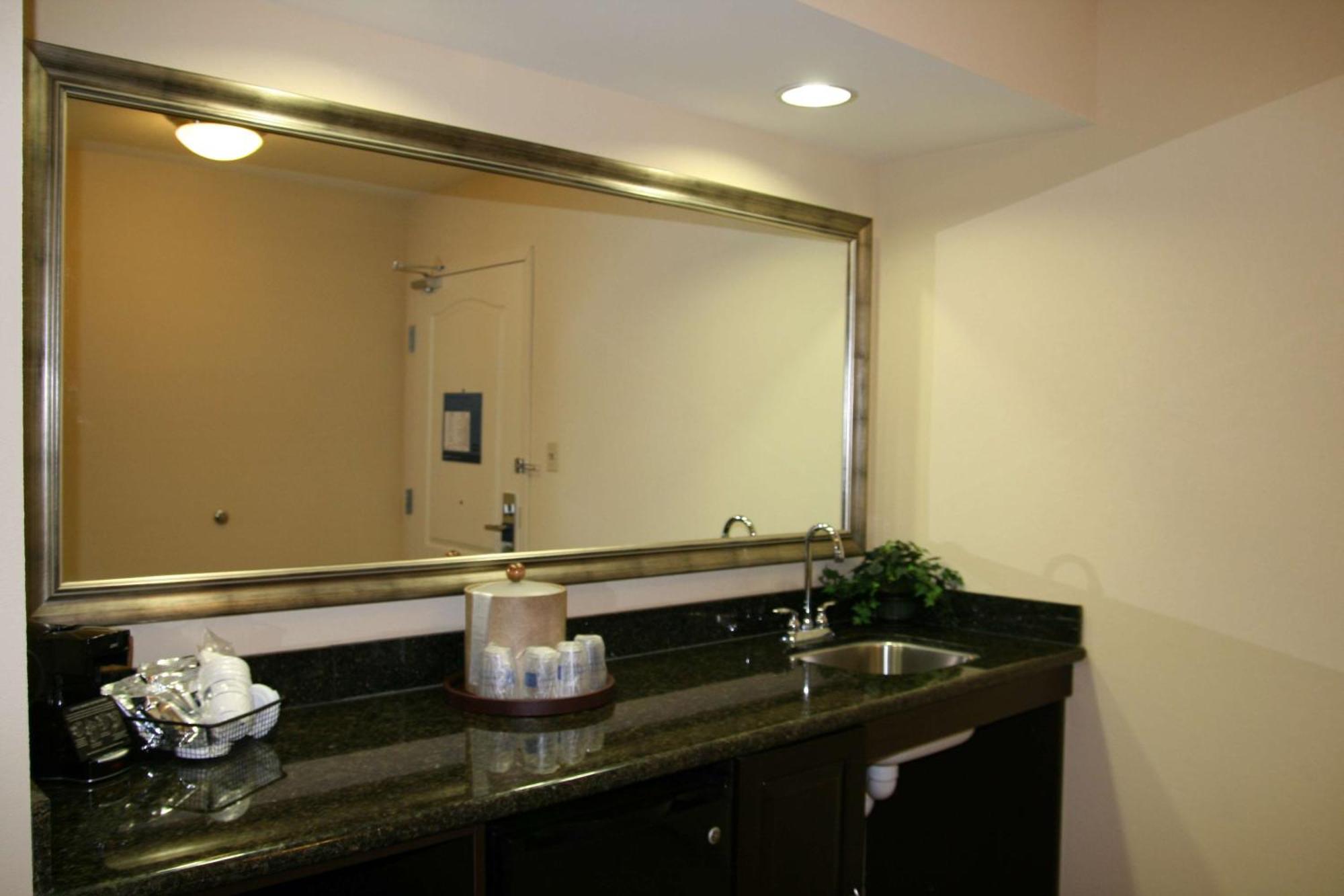 Hampton Inn אלפיין מראה חיצוני תמונה