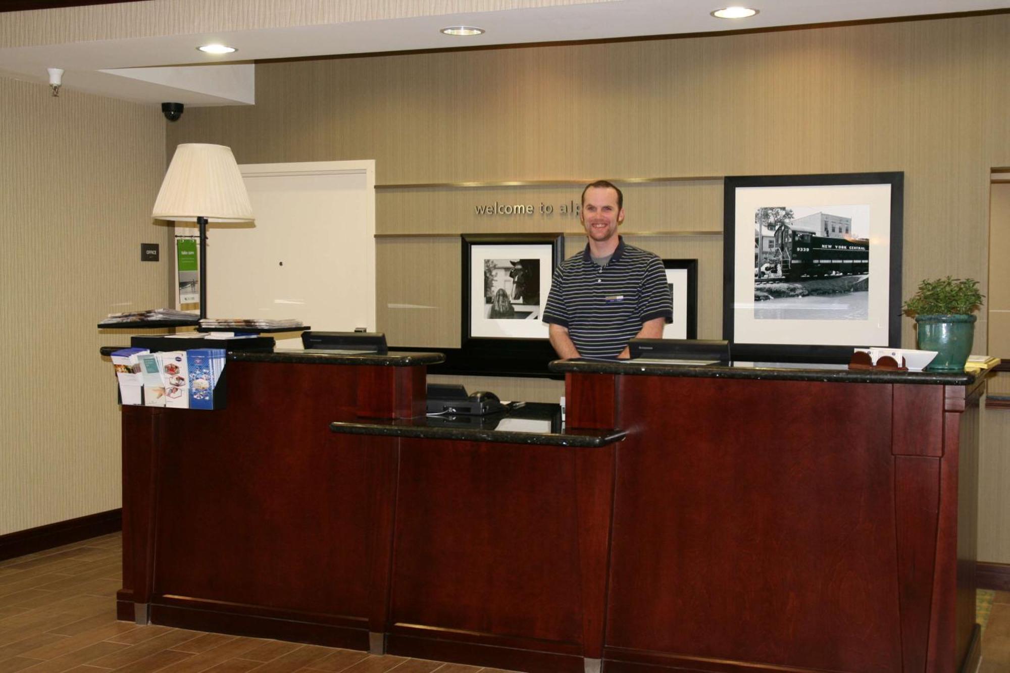 Hampton Inn אלפיין מראה חיצוני תמונה